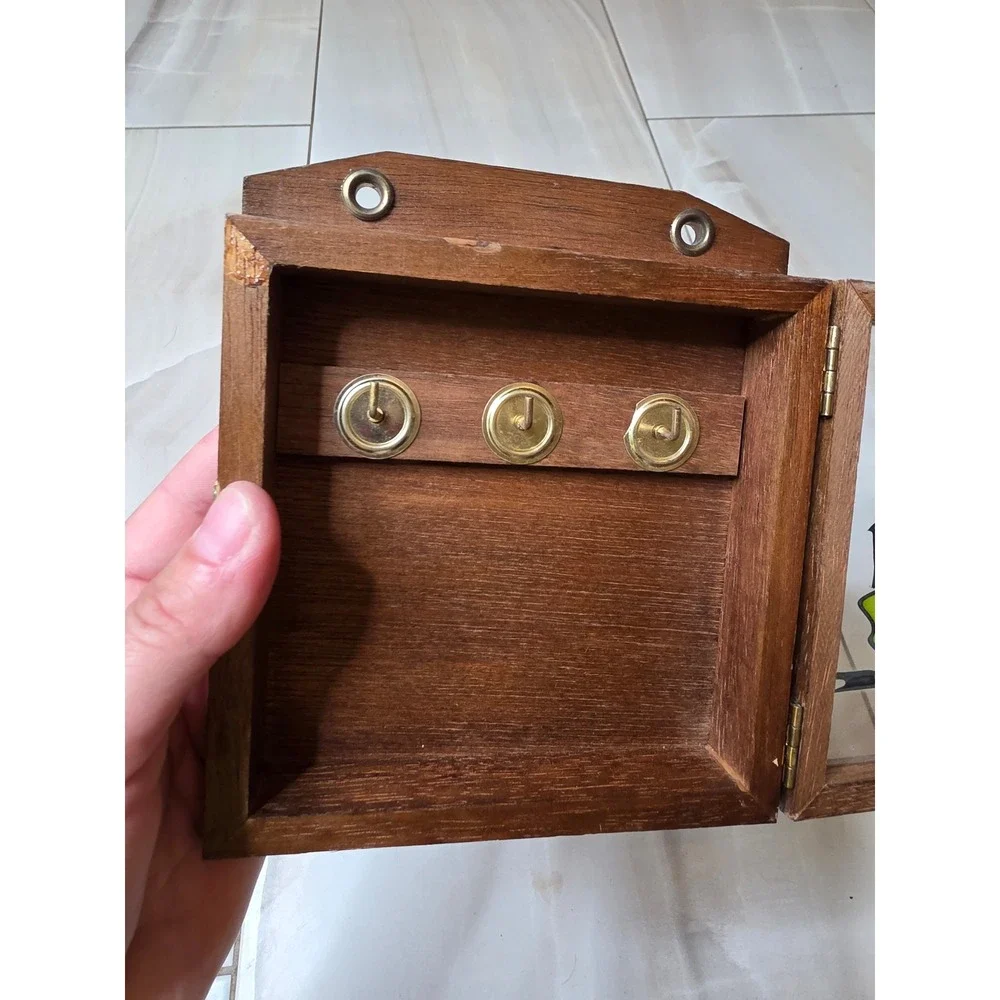 Vintage Wooden Key Holder Box Wall Mount Stained Glass Style House 3 Hooks 6in - Picture 16 of 16